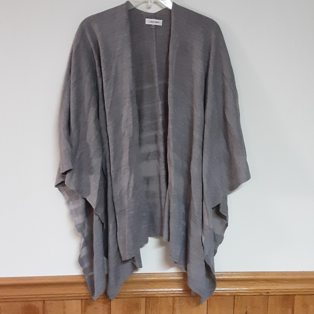 Gray light weight wrap